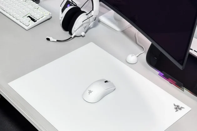 Razer Atlas Pro mouse mat in white color setup with matching mouse keyboard and headset