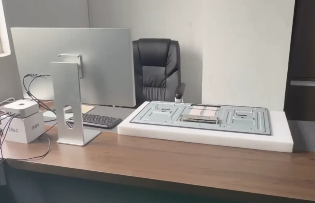 Possible LG OLED Panel Supports 4K 144Hz and 1K 480Hz Dual Modes 1 LG OLED panel prototype connected to a Mac mini during a live demonstration setup