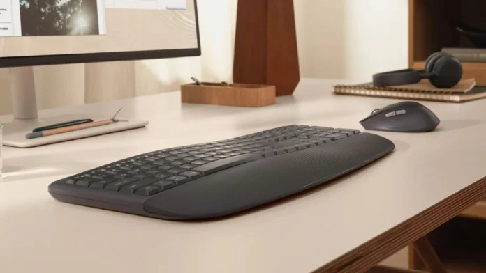 Logitech Signature Comfort Plus M850 L Desk Setup Logitech Signature Comfort Plus M850 L keyboard and mouse setup on an office desk with integrated palm cushion design