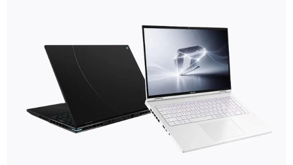 COLORFUL iGame Origo gaming laptops in black and white finishes showing slim aluminum design and rear cooling vents