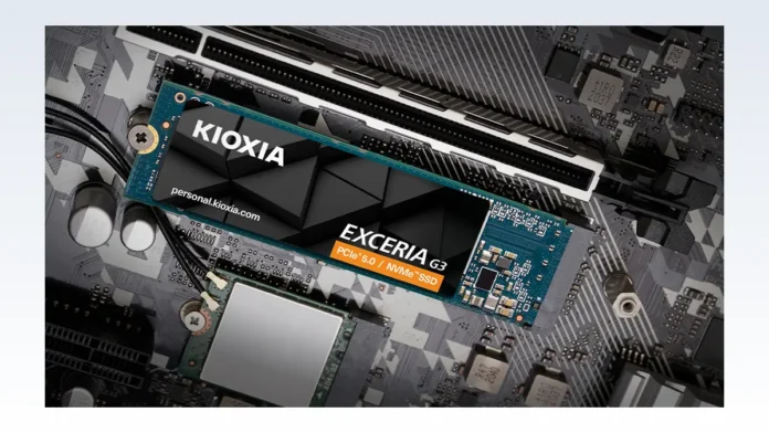 The Kioxia EXCERIA G3 PCIe 5.0 SSD installed in an M.2 slot on a motherboard, framed on a light silver gradient canvas.
