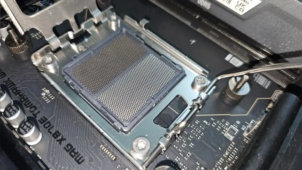 AMD Ryzen 9 9900X CPU Fails with Physical Substrate Swelling 2 MSI MAG X870E Tomahawk WiFi motherboard AM5 socket.