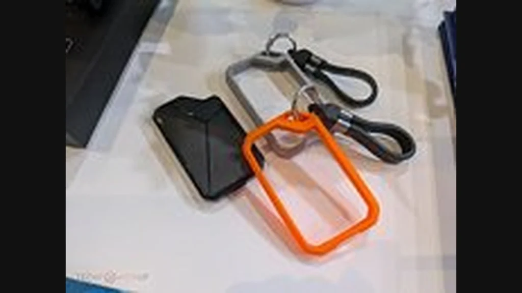 Netac portable SSD with protective bumper frame and USB cable