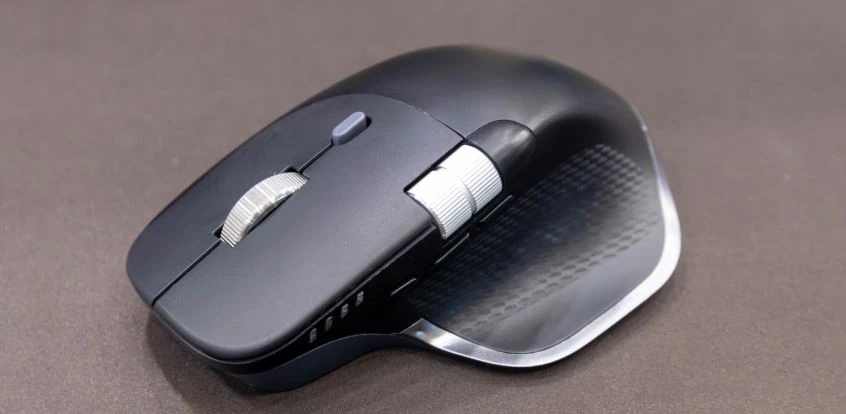 iRocks Showcases K112R, K114H Keyboards and M27R Mouse at Computex 2026 8 iRocks M27R wireless productivity mouse with ergonomic design and dual scroll wheel