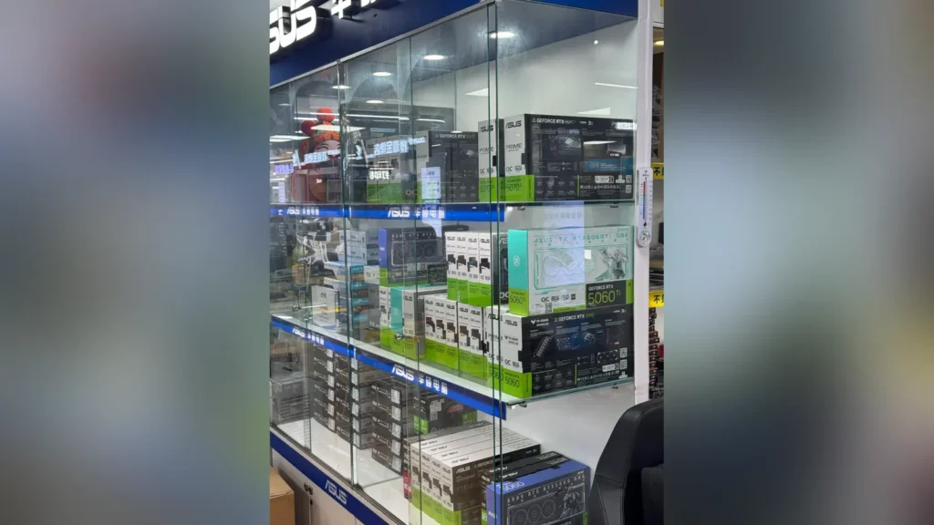 GeForce RTX 5090 and Ryzen 7 9800X3D Sell Without Fixed Prices in China 5 Crowd of shoppers navigating a busy electronics and computer market corridor in Chengdu.