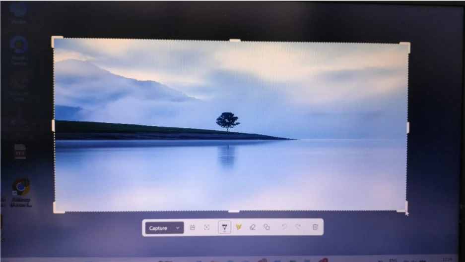 How to Take a Screenshot on a Lenovo Laptop (Windows 10 & 11) 2 Windows screenshot tool showing a selected area before capturing part of the screen